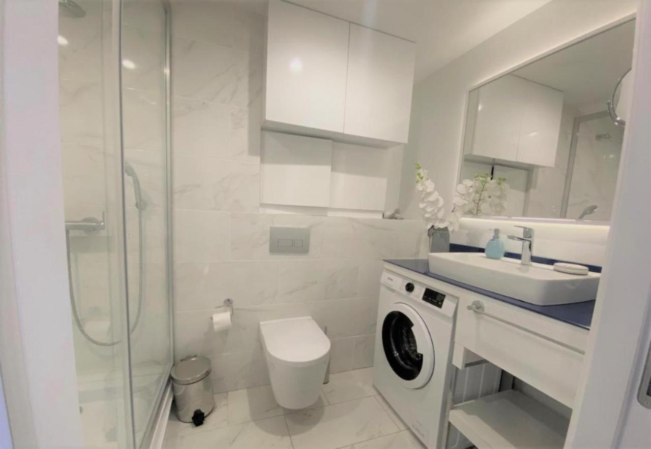 Lux Apartaments Batumi Eksteriør bilde